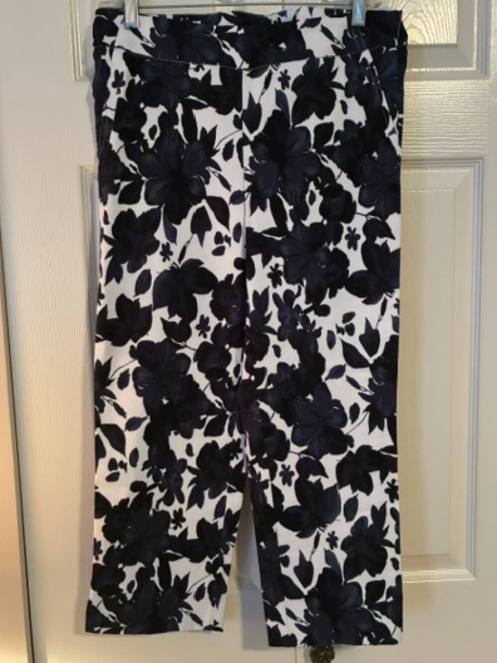 NWOT Size 6 Kenar Navy White Floral High Rise Stretch Ankle Pants
